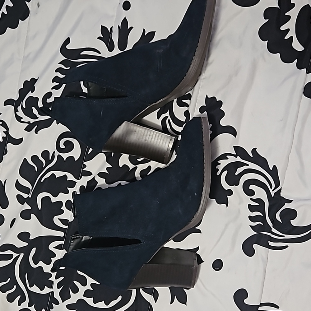 Heeled booties